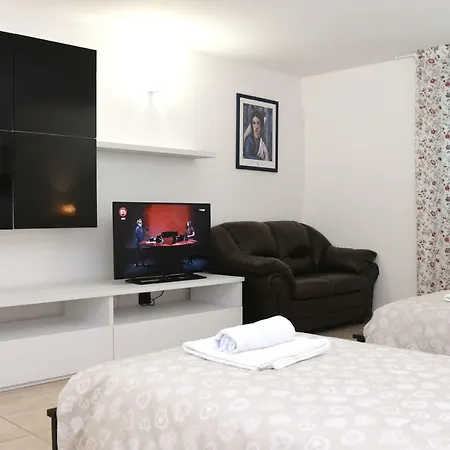 Gli Ulivi In Tremezzina Shared Pool Appartement